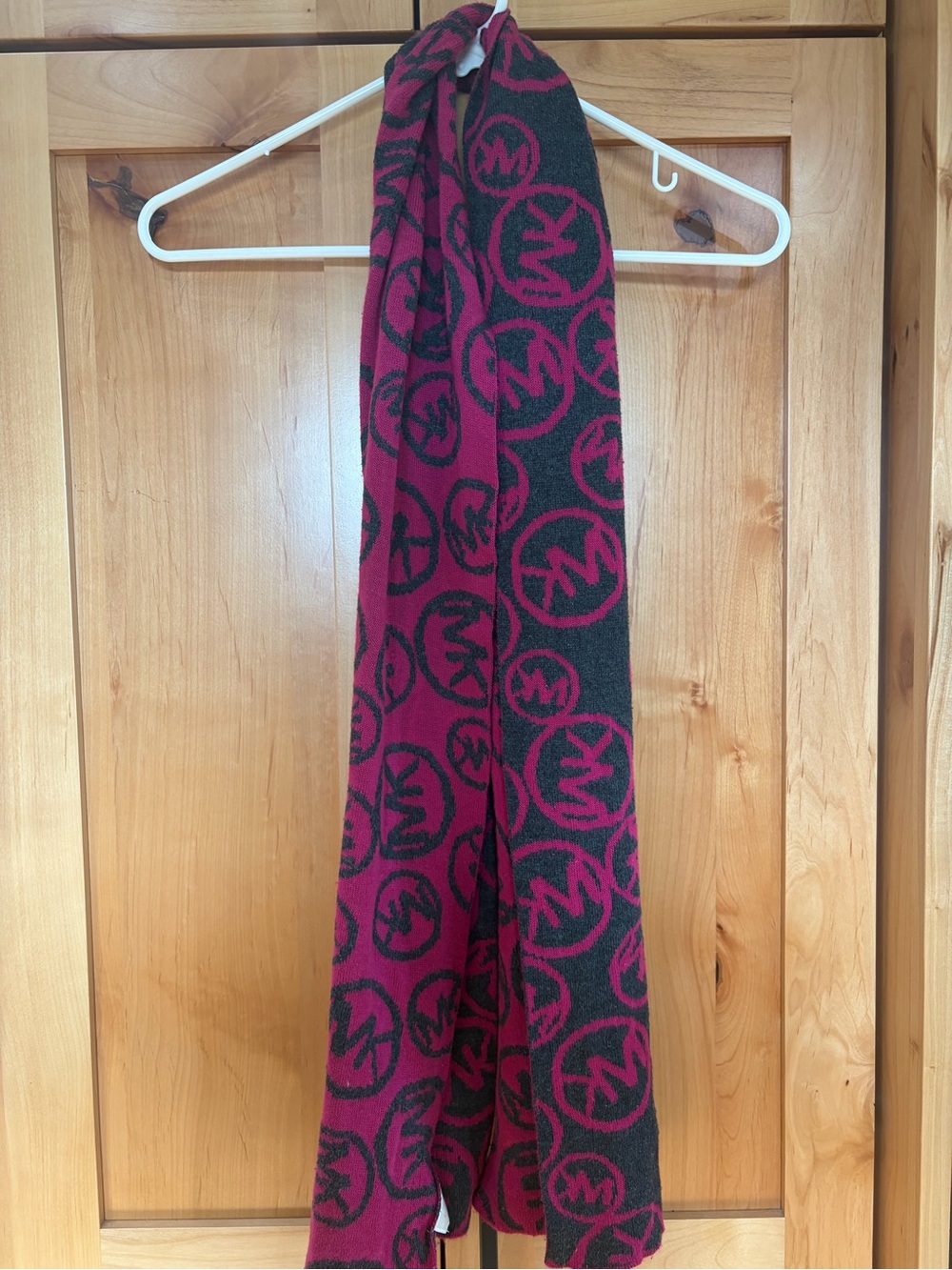Michael Kors magenta pink charcoal gray reversible scarf